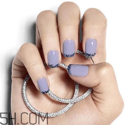 純色顯手白美甲圖片款式 時(shí)髦百搭顯手白的美甲有哪些 純色顯手白美甲圖片款式 時(shí)髦百搭顯手白的美甲有哪些