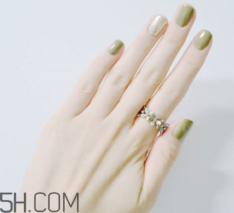 純色顯手白美甲圖片款式 時(shí)髦百搭顯手白的美甲有哪些 純色顯手白美甲圖片款式 時(shí)髦百搭顯手白的美甲有哪些