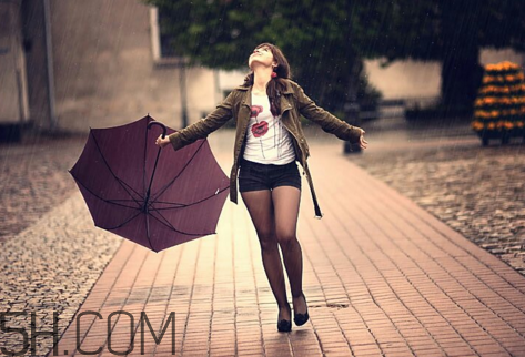 淋雨后要洗澡嗎？淋雨后不洗澡會怎么樣？