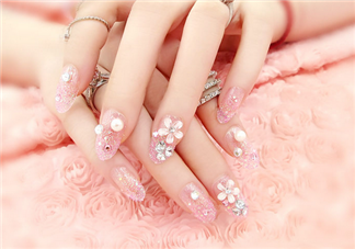 貼片美甲可以長(zhǎng)期做嗎？暖色系美甲新款式