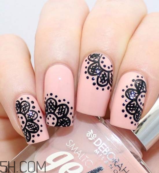 春天什么樣的美甲好看？美甲蕾絲款式圖片大全