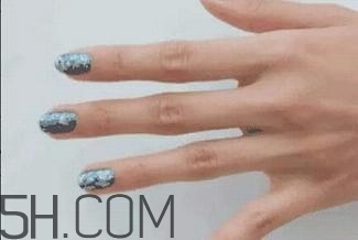 2018年流行的美甲顏色圖片 星空美甲的做法教程步驟 2018年流行的美甲顏色圖片 星空美甲的做法教程步驟