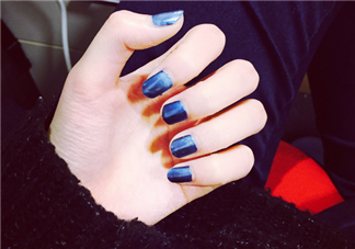 2018年流行的美甲顏色圖片 星空美甲的做法教程步驟