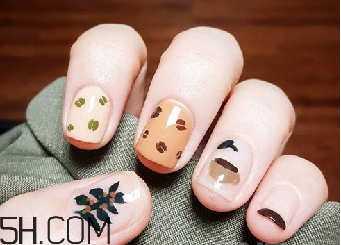 美甲涂什么顏色好看？2018冬天最美的韓式美甲