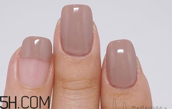 什么牌子指甲油好用？2018清新美甲圖片最新款