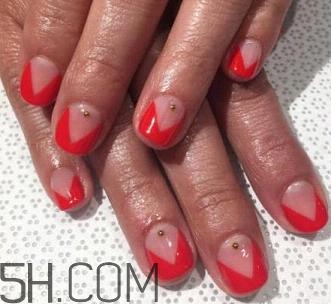 指甲軟是怎么回事？冬季美甲什么顏色好看？