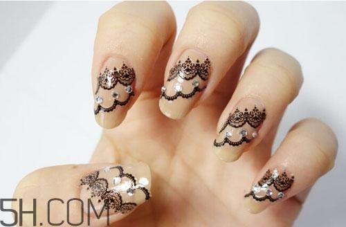 手指粗做什么美甲好看？蕾絲美甲怎么做教程圖解