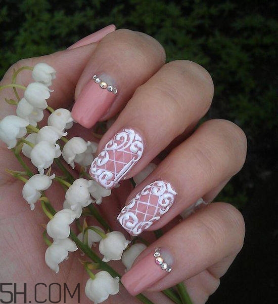 春天什么樣的美甲好看？美甲蕾絲款式圖片大全