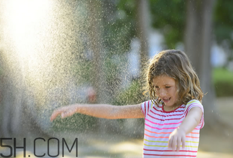 淋雨后要洗澡嗎？淋雨后不洗澡會怎么樣？
