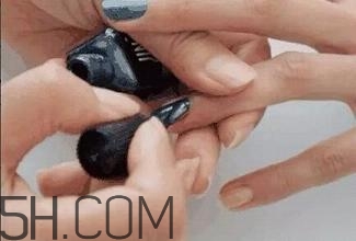 2018年流行的美甲顏色圖片 星空美甲的做法教程步驟 2018年流行的美甲顏色圖片 星空美甲的做法教程步驟