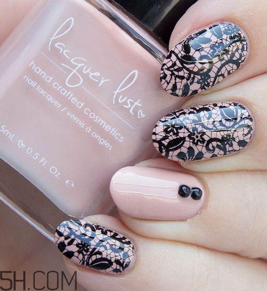 春天什么樣的美甲好看？美甲蕾絲款式圖片大全