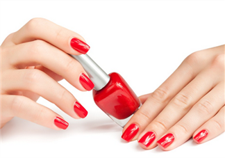 指甲軟是怎么回事？冬季美甲什么顏色好看？