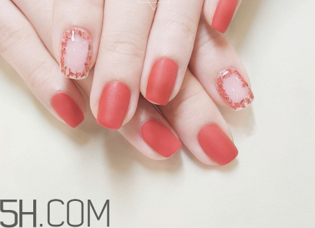 貼片美甲可以長(zhǎng)期做嗎？暖色系美甲新款式