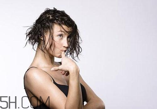 淋雨后需要洗頭嗎？淋雨后不洗頭可以嗎？