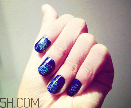 2018年流行的美甲顏色圖片 星空美甲的做法教程步驟 2018年流行的美甲顏色圖片 星空美甲的做法教程步驟