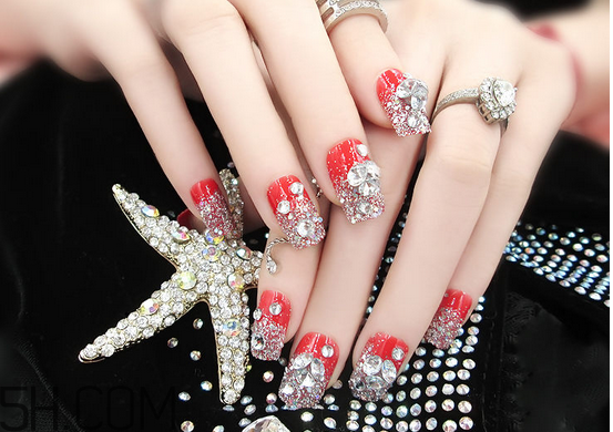 貼片美甲可以長(zhǎng)期做嗎？暖色系美甲新款式