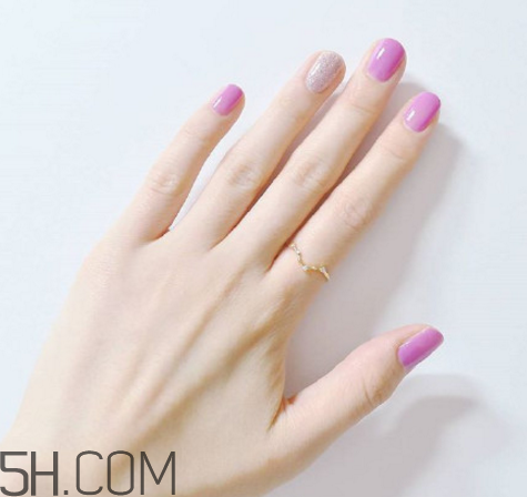 純色顯手白美甲圖片款式 時(shí)髦百搭顯手白的美甲有哪些 純色顯手白美甲圖片款式 時(shí)髦百搭顯手白的美甲有哪些