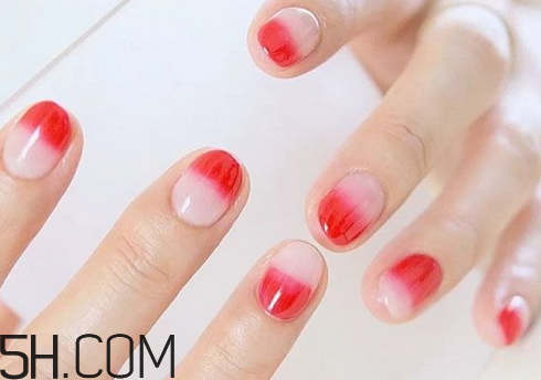 美甲涂什么顏色好看？2018冬天最美的韓式美甲