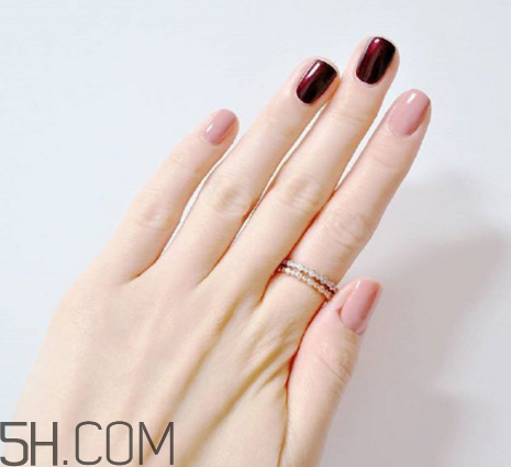 純色顯手白美甲圖片款式 時(shí)髦百搭顯手白的美甲有哪些 純色顯手白美甲圖片款式 時(shí)髦百搭顯手白的美甲有哪些