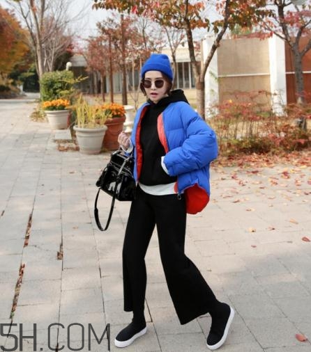 藍色棉襖配什么褲子？藍色棉服搭配褲子圖片