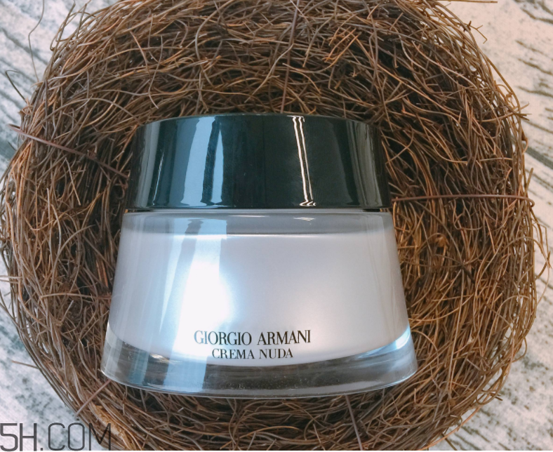 好用的素顏霜推薦 阿瑪尼黑鑰匙光影美膚修顏霜好用嗎 好用的素顏霜推薦 阿瑪尼黑鑰匙光影美膚修顏霜好用嗎