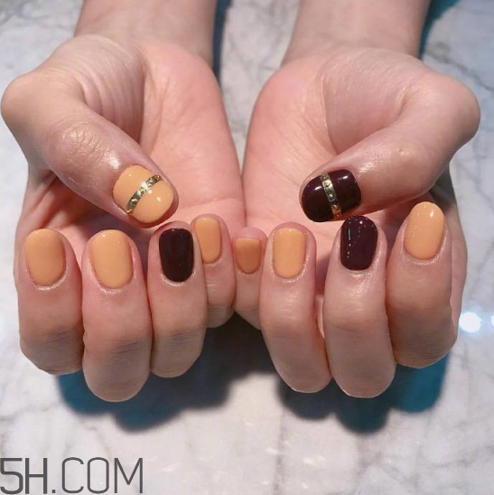 秋冬必備的焦糖色美甲圖片最新款 韓國(guó)最新秋冬美甲圖片