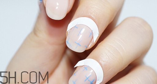 美甲店是怎么做指甲的？毛呢格子美甲教程圖解