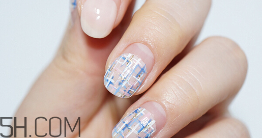 美甲店是怎么做指甲的？毛呢格子美甲教程圖解