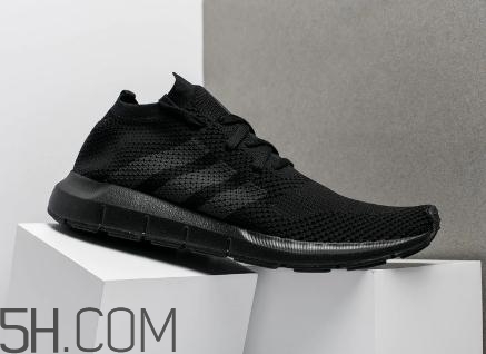 adidas swift run triple black配色在哪買_多少錢？
