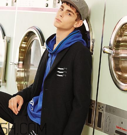 馬克華菲衣服貴嗎？馬克華菲的衣服多少錢？