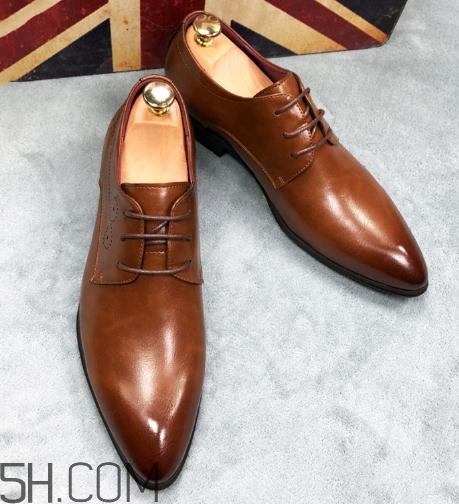 棕色皮鞋變黑怎么辦？棕色皮鞋變黑怎么恢復？