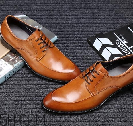 棕色皮鞋褪色怎么修復(fù)？棕色皮鞋掉色怎么補(bǔ)色？