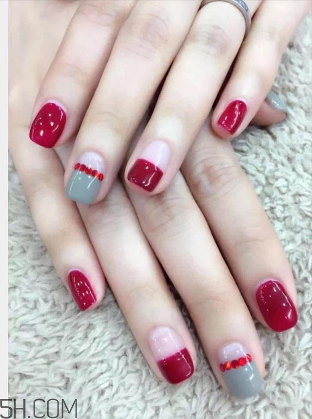 冬天美甲適合什么顏色？純色美甲跳色款式搭配圖