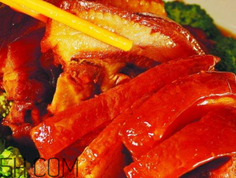 藏香豬豬肉市場(chǎng)價(jià) 養(yǎng)殖藏香豬有前景嗎 藏香豬豬肉市場(chǎng)價(jià) 養(yǎng)殖藏香豬有前景嗎