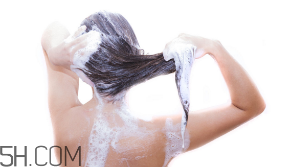 冷水洗頭頭痛怎么辦？冷水洗頭有什么危害？