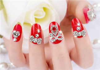 新娘美甲圖片2018款式 酷黑柳丁美甲具體步驟