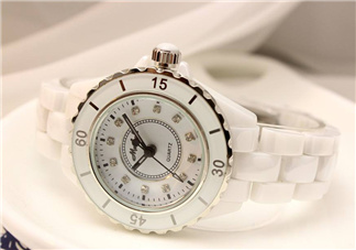 防水手表能帶著游泳嗎？防水手表可以泡溫泉嗎？