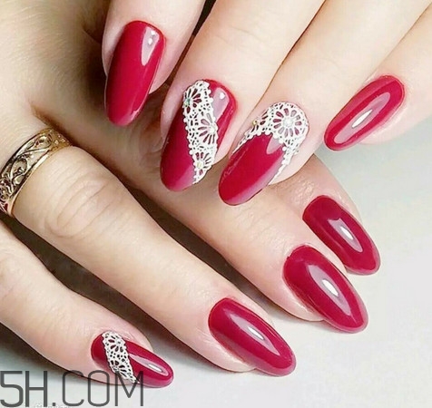 新娘美甲圖片2018款式 酷黑柳丁美甲具體步驟 新娘美甲圖片2018款式 酷黑柳丁美甲具體步驟