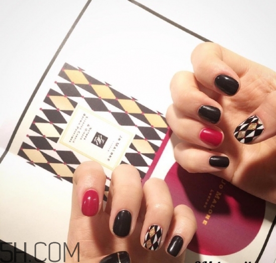 水染美甲用的什么指甲油？2018秋冬美甲最新款圖片