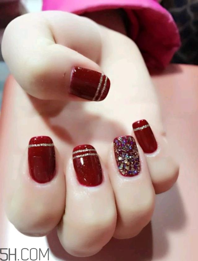 冬天美甲適合什么顏色？純色美甲跳色款式搭配圖