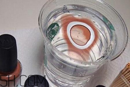 水染美甲用的什么指甲油？2018秋冬美甲最新款圖片