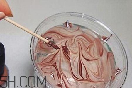 水染美甲用的什么指甲油？2018秋冬美甲最新款圖片