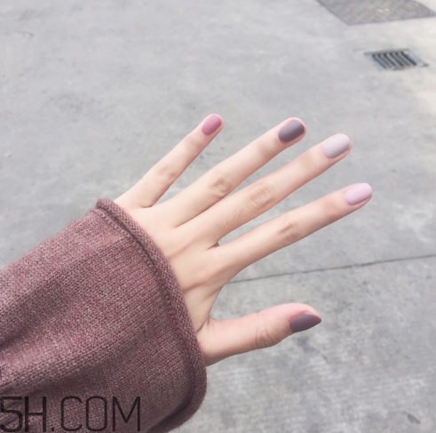 做磨砂美甲多少錢？卡通人物美甲教程步驟