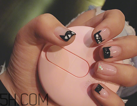 手指粗適合做什么美甲？美甲簡(jiǎn)單大方新款圖片