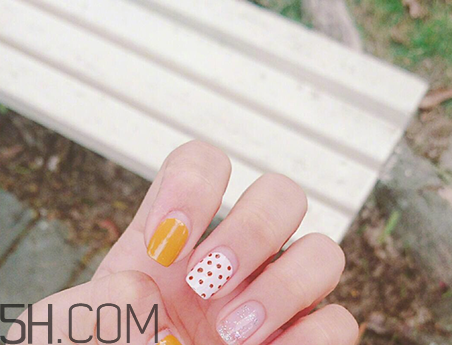 手指粗適合做什么美甲？美甲簡(jiǎn)單大方新款圖片