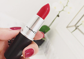 mac russian red質(zhì)地 mac russian red是滋潤還是啞光