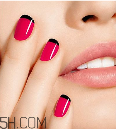 新娘美甲圖片2018款式 酷黑柳丁美甲具體步驟 新娘美甲圖片2018款式 酷黑柳丁美甲具體步驟