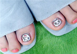 指甲油哪個(gè)牌子好？腳趾甲變色是怎么回事？