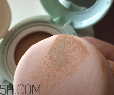 rojank茹妝氣墊cc霜好用嗎？茹妝蜂蜜氣墊皙皙霜評測