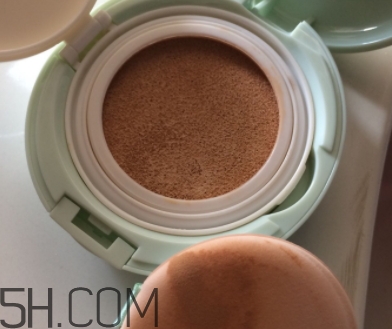 rojank茹妝氣墊cc霜好用嗎？茹妝蜂蜜氣墊皙皙霜評測